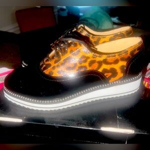 Lightly worn platform Oxford shoe size 10